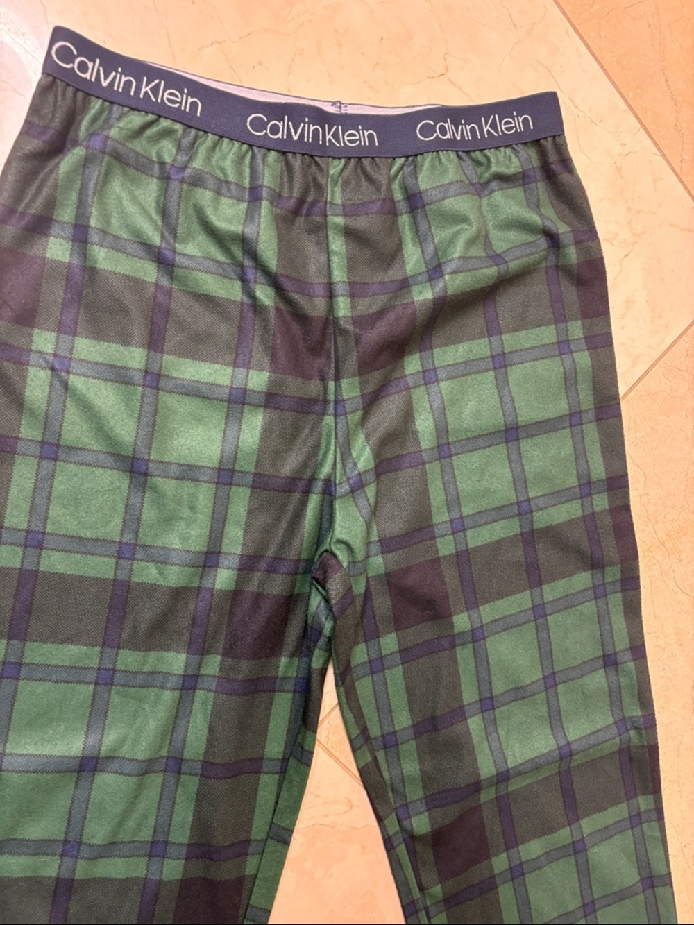 ⭐️ NWT- Calvin Klein Green Plaid Lounge Pants with Branded Waistband- Medium 7/8 - Picture 5 of 6